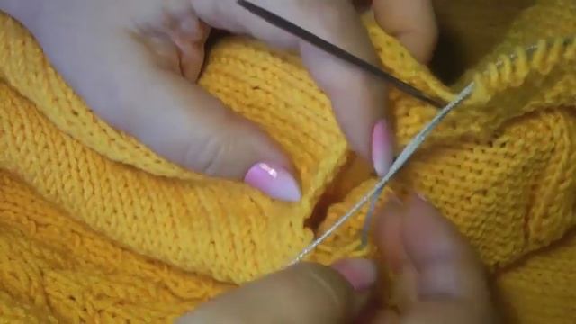 Как связать свитер с рукавом Погон от горловины Часть 2 смотреть онлайн
