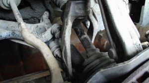 Замена передних амортизаторов Honda CR-V  1996 г.в.