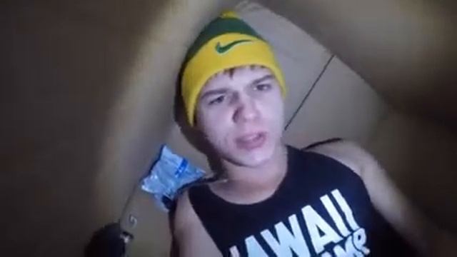 ВЛОГ: Отправил СЕБЯ В Коробке, Порезали Ножом ! 🔴Human Mail Challenge 24hrs (26.12.2016) смотреть онлайн