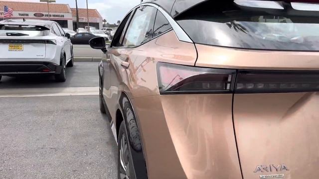 2023 Nissan Ariya Premiere in Sunrise Copper walk around in 4K смотреть онлайн