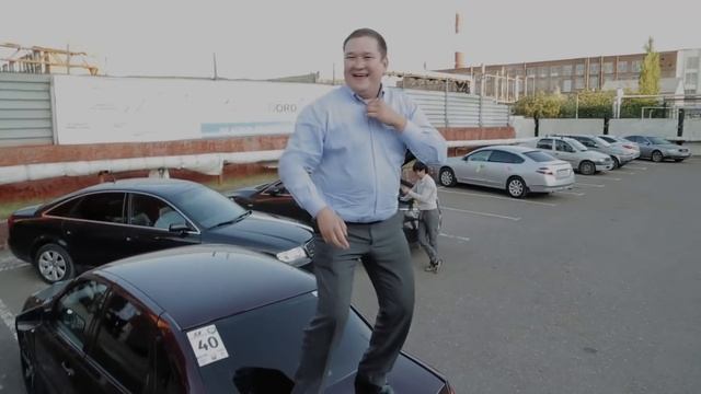 Пьяный жених танцует на крыше авто тамады смотреть онлайн