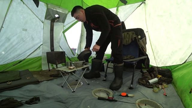 ПОДЛЁДНЫЕ МОНСТРЫ. Локки В ШОКЕ!!! ЗИМНЯЯ РЫБАЛКА С НОЧЁВКОЙ 2021