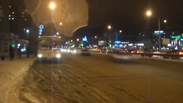 Остановка ''Валерии Гнаровской''. Тюмень. Time Lapse. (HD) смотреть онлайн