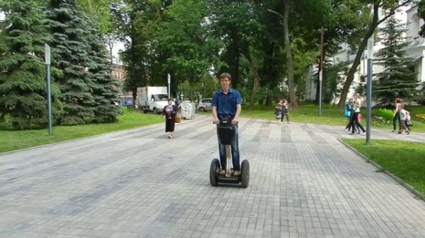 Катаюсь на Сигвее (или Сегвее=) ) (Segway) в первый раз! =)