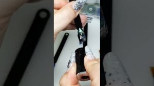 Юлия Билей МК Хрусталь. Он будет актуален весной. Достаточно украсить один ноготь.