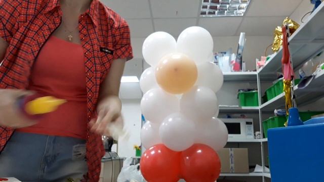 Пупсик (малыш) из воздушных шаров Baby balloon смотреть онлайн