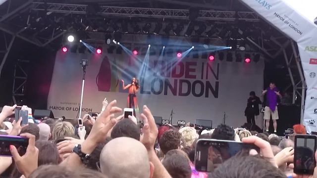 SIR IAN MCKELLEN / CONCHITA WURST PRIDE IN LONDON смотреть онлайн