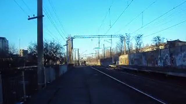 2TEG ЭР 787-46 РЕТРО ПОЕЗД ГУДОК WHISTELES ПЛАТФОРМА СТАНЦИЯ КИЕВСКАЯ РУСАНОВКА смотреть онлайн