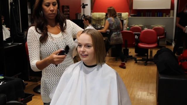 Maia AZ (pt 1): Head Shave Freakout (YT Original) смотреть онлайн