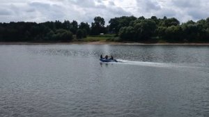 ЛОДКА АЗИМУТ ТАЙФУН 380