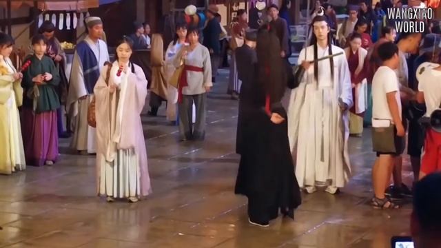 Счастливые моменты для Ибо на съёмках Неукротимого. Сяо Чжань и Ван Ибо