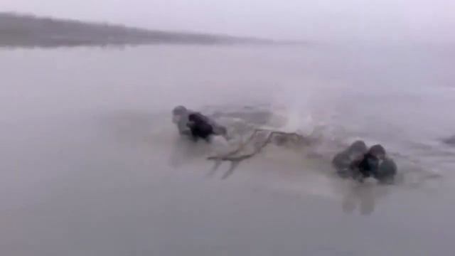 ПРИКОЛЫ НА ЛЬДУ смотреть онлайн