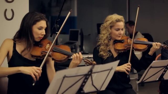 The Hipster Orchestra - Sweet Dreams (Are Made Of This) смотреть онлайн