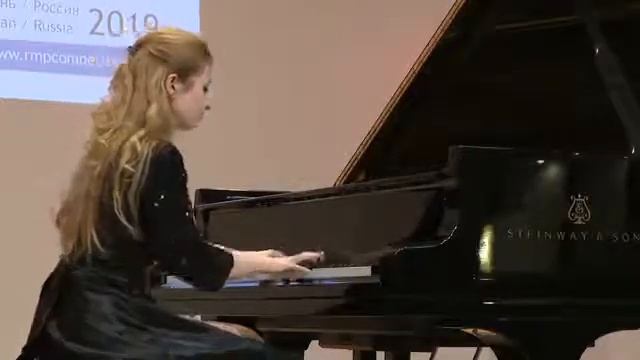 П. И. Чайковский. Характерный танец, соч. 72, №4. Исполняет Элина Валиева смотреть онлайн