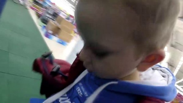 Bad Baby Ночь в Закрытом Магазине Игрушек Bad Kids 24 Hour Fort Challenge Overnight In Toys Store