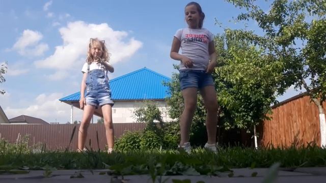 Танец под песню витаминка?? смотреть онлайн