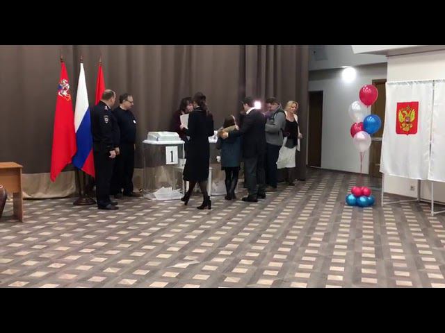 Губернатор Воробьёв проголосовал в Барвихе смотреть онлайн