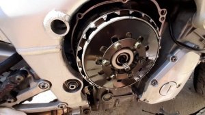 Замена фрикционных дисков сцепления, на Yamaha YZF - R1 1999 г