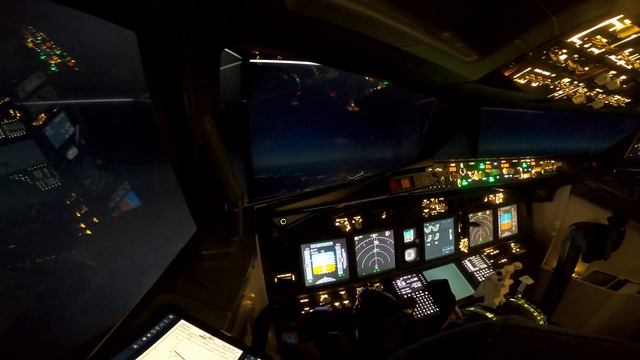 Flying into the sunrise | MSFS смотреть онлайн