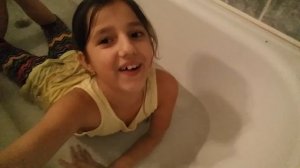 Купаюсь в ване!#2