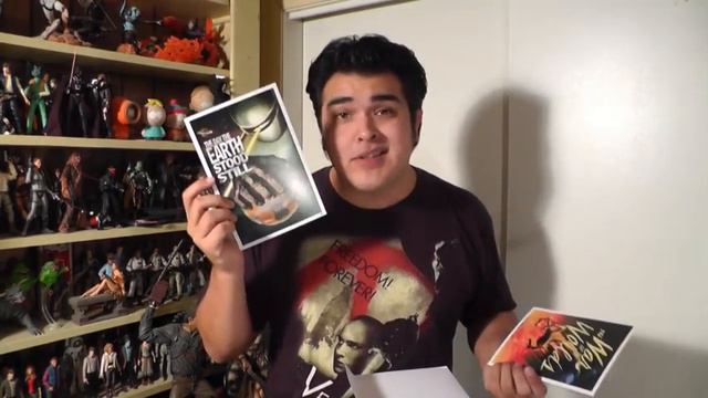 LOOT CRATE January 2016 INVASION Unboxing & review смотреть онлайн