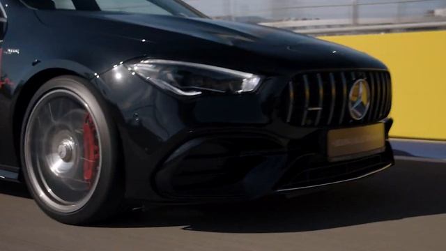 Академия вождения Mercedes-AMG смотреть онлайн