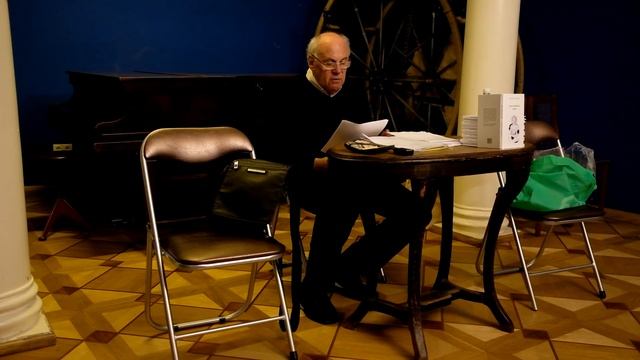Владимир Салимон читает стихи: презентация книги "Рассеянный свет" смотреть онлайн