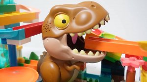 Развивающие детские игрушки. Конструктор горки. Дракон. Животные ЛЕГО. Гонка шариков