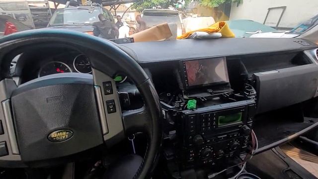 Easy hack to Android head unit door control power monitor from BCM Land Rover LR3 смотреть онлайн