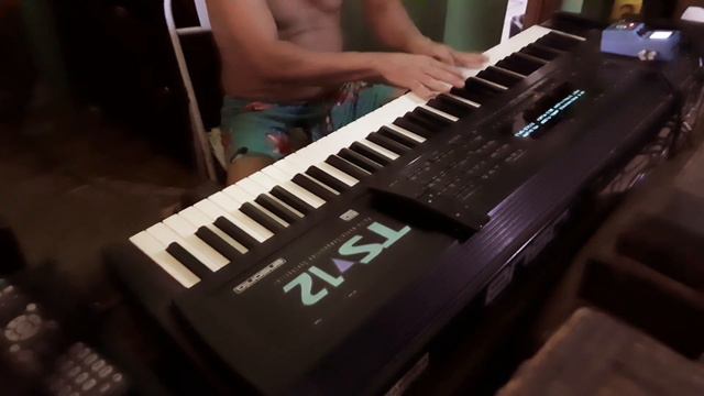 They Say by Aaliyah and ROM OC: 330 C. смотреть онлайн