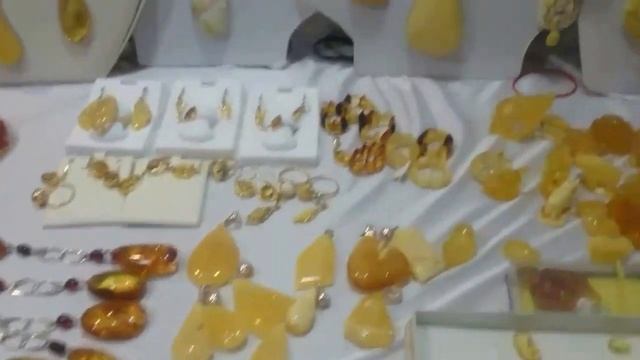 Выставка украшений. На выставке камней.. смотреть онлайн