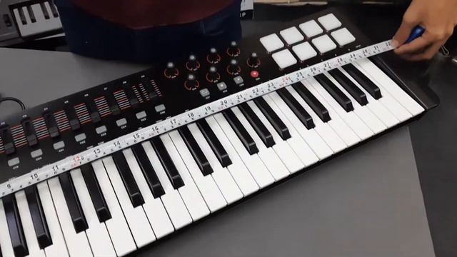 M Audio MIDI Keyboard Review | M-Audio Oxygen 49 MIDI Keyboard Review | USB MIDI Keyboard Controlle смотреть онлайн