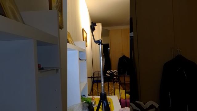 рассматриваем штатив для видео смотреть онлайн