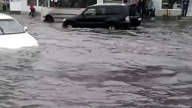 Последствия дождя 15.08.14 г.Красноярск смотреть онлайн