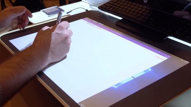 Hands On: HP Sprout G2, o pc com um projetor - CES 2017 - TecMundo смотреть онлайн