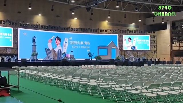 Vương Nhất Bác siêu bận rộn, anh đã đến địa điểm Fanmeeting Chunzhen ở Thanh Đảo cùng vệ sĩ смотреть онлайн