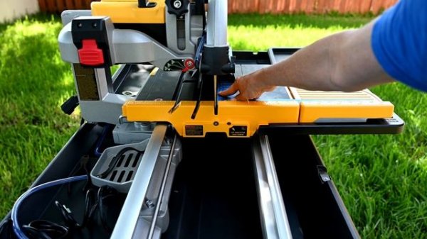 DeWalt D24000 Wet Tile Saw Setup/Assembly Instructions User Guide