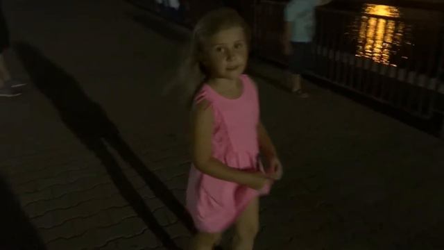 Даша с Егором в ОДЕССЕ Мороженое в гранулах Море Корабли Аттракционы смотреть онлайн