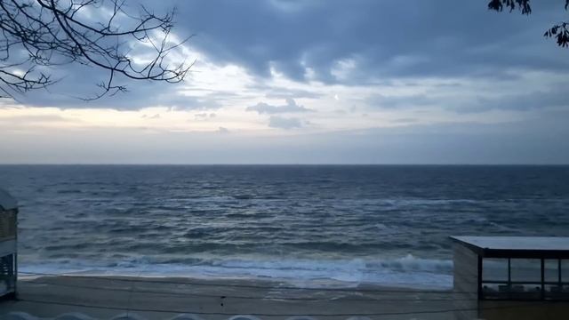 Одесса 12 июня 2023. БОМБЯТ КАЛИБРАМИ! ВСЮ НОЧЬ ЧТО-ТО ЛЕТИТ!