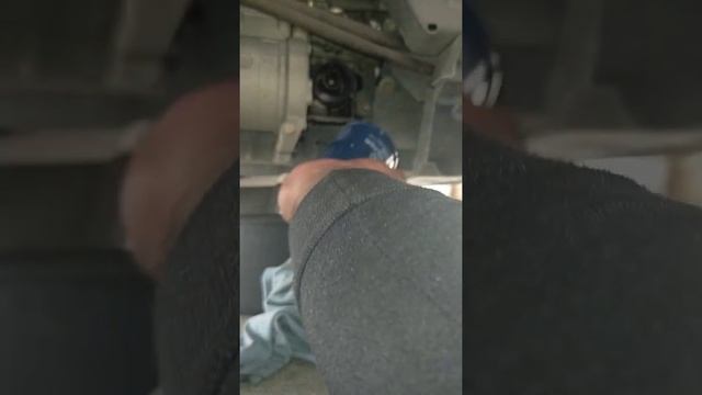 How to change oil your Mitsubishi L300 (2020) смотреть онлайн