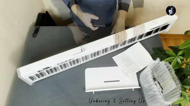 Terence Folding Piano Beginners Keyboard | Unboxing and Setting Up смотреть онлайн