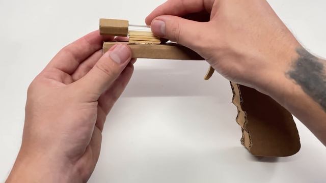 COMO FAZER UMA GLOCK DE PAPELÃO QUE DISPARA смотреть онлайн