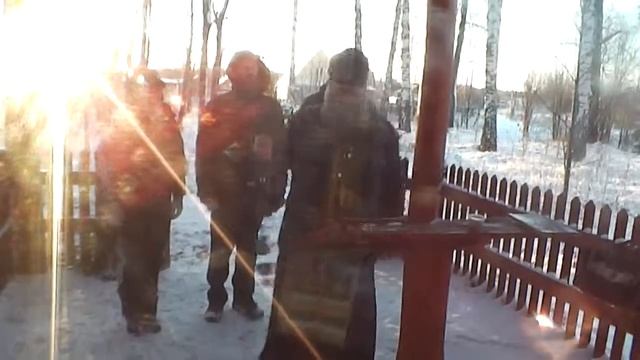 Молебен у часовни БМ в д.Успение, часовня строилась Фондом 