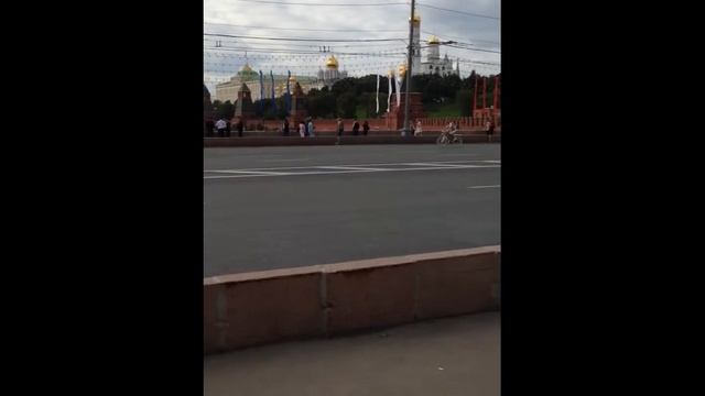 Москва. Река. Кремль. Краны. Катера... / Moscow. River. Kremlin. Building cranes... смотреть онлайн