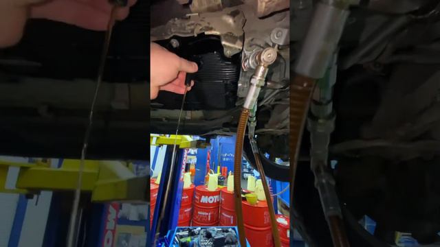 #shorts #заменамасла #mercedes #акпп #motulevo #9gtronic смотреть онлайн