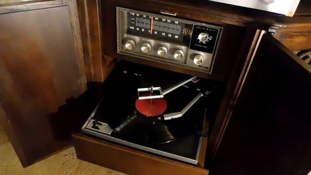 Silvertone Console Stereo Playing, O Little Town of Bethlehem, Firestone Christmas LP смотреть онлайн