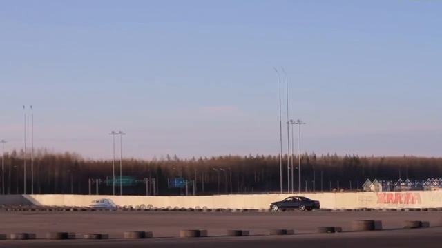 Первый выезд на ивент \ Чужой среди своих смотреть онлайн