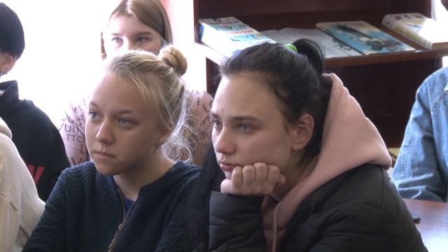 Уроки безопасности дали спасатели студентам Биробиджана смотреть онлайн