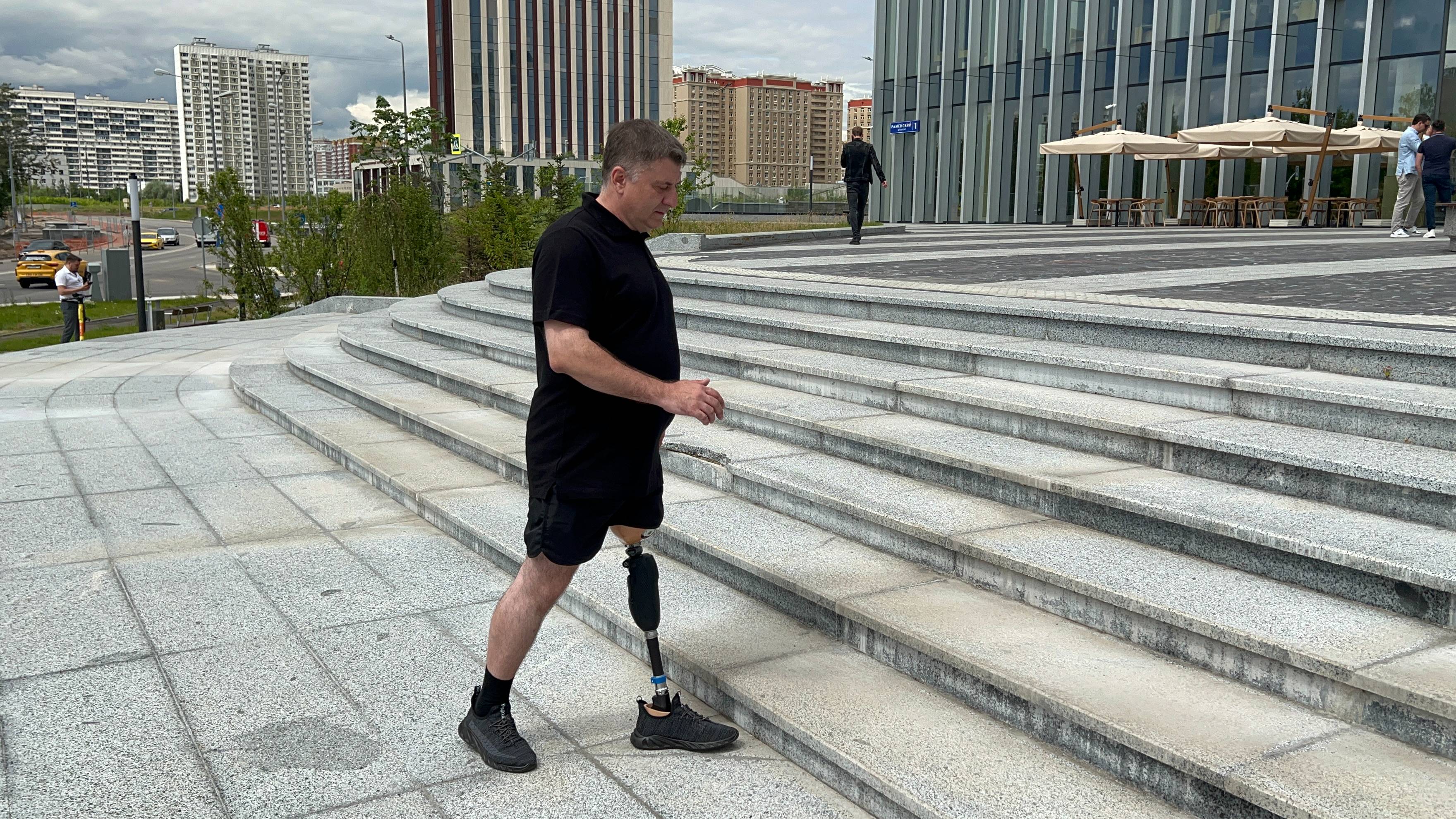 Когда наши пациенты довольны? Ещё одно новое классное сочетание. Микропроцессорное колено и стопа с смотреть онлайн