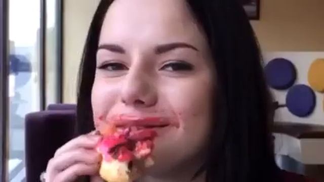 поел на свидании